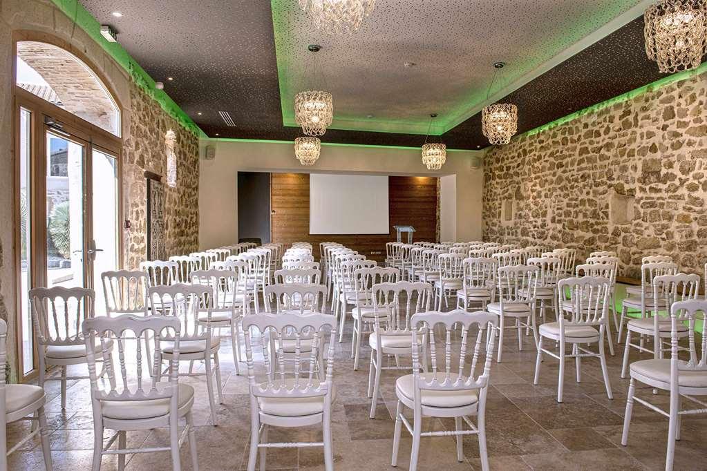 Château De Massillan Uchaux Faciliteiten foto